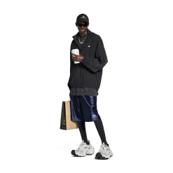 Activewear Windbreaker in Black