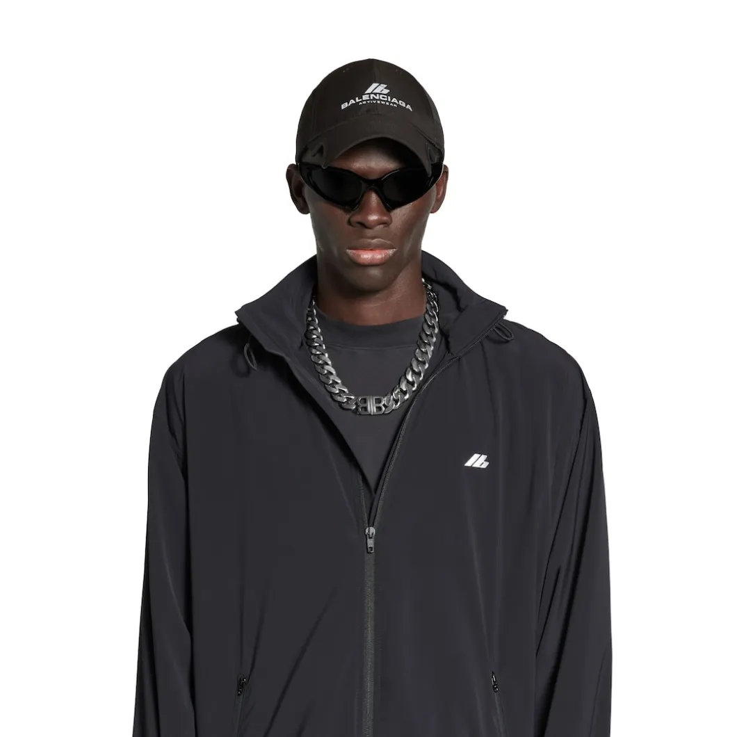 Activewear Windbreaker in Black