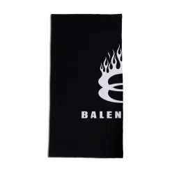 Beach Blanket in Black/white