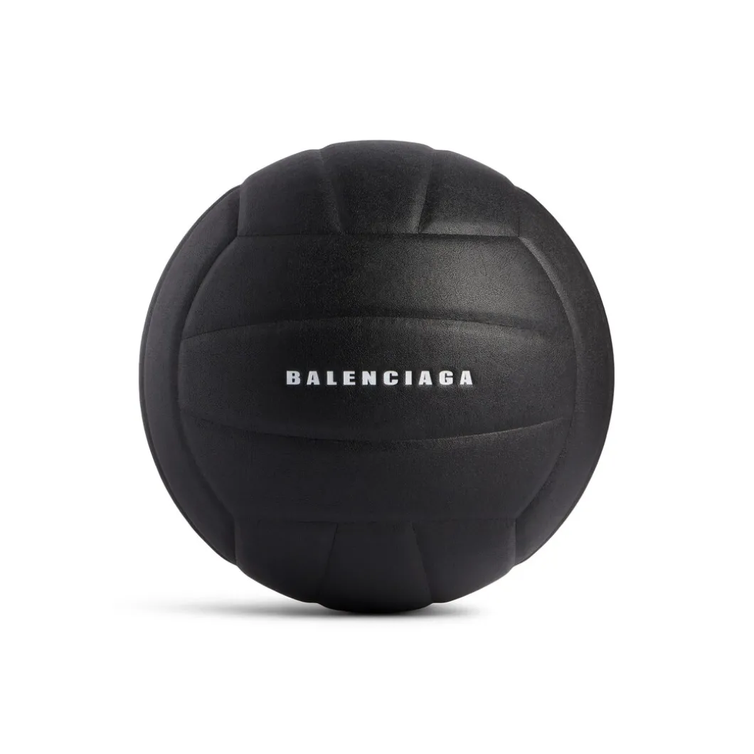 Beach Volleyball in Black/white