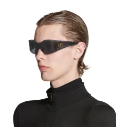 Hourglass Mask Sunglasses in Black