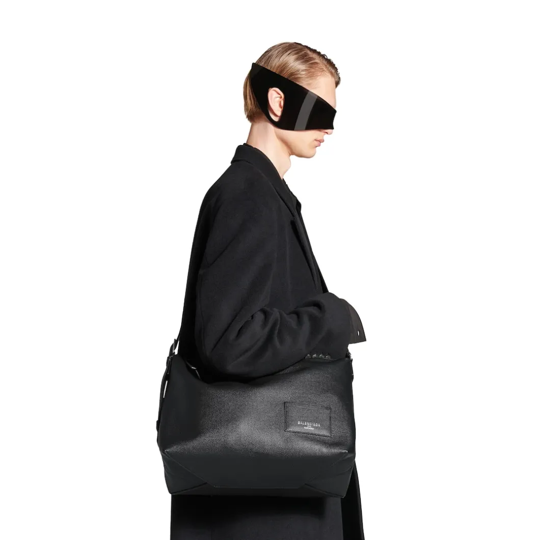 Men's Credit Large Messenger Bag in Black