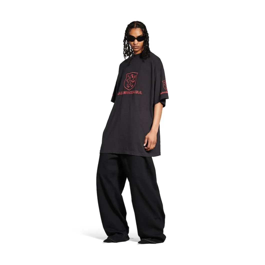 Men's Lion Club T-shirt Oversized in Black/red