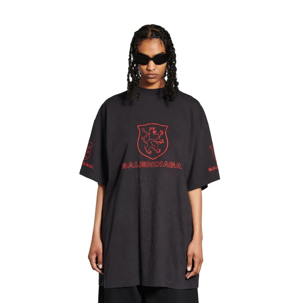 Men's Lion Club T-shirt Oversized in Black/red