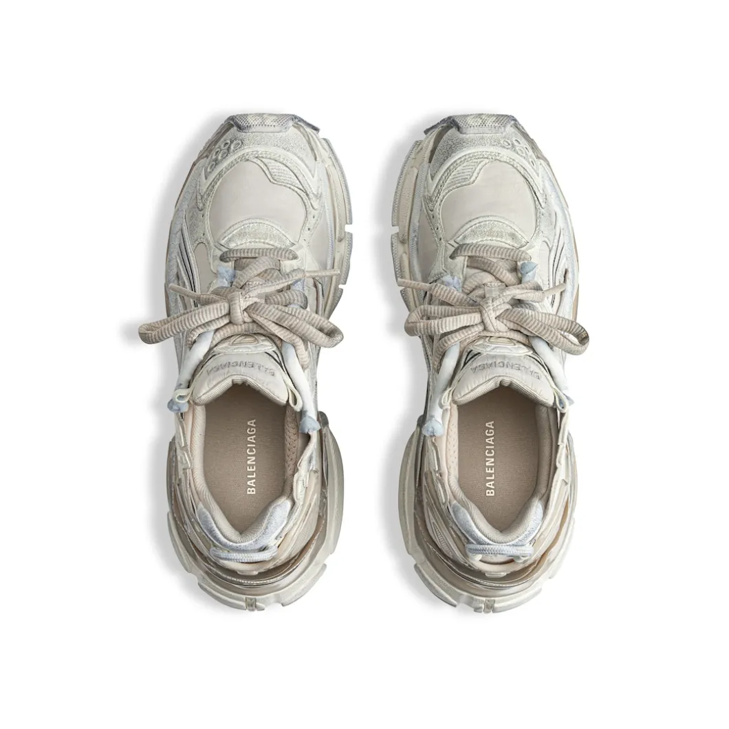 Men's Runner Sneaker in Beige
