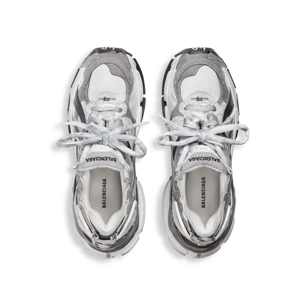 Men's Runner Sneaker in Grey/white/black