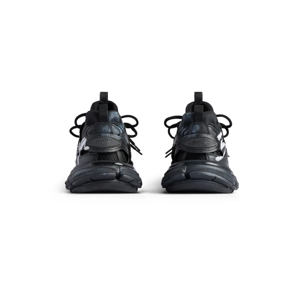 Men's Track Signature Sneaker in Black/white