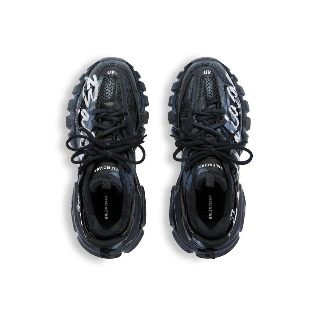 Men's Track Signature Sneaker in Black/white