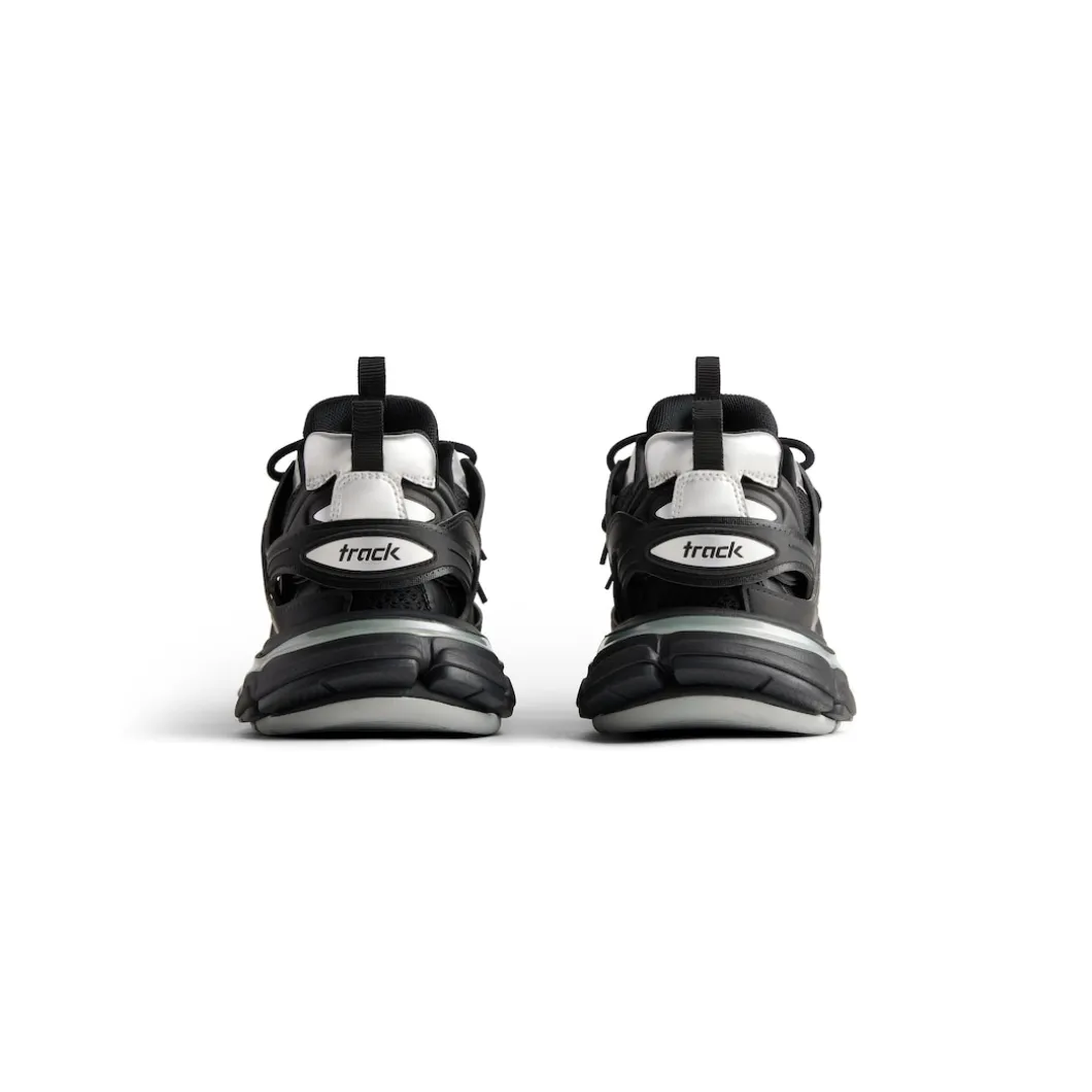 Men's Track Sneaker in Black/silver