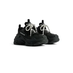 Men's Triple S Sneaker in Black