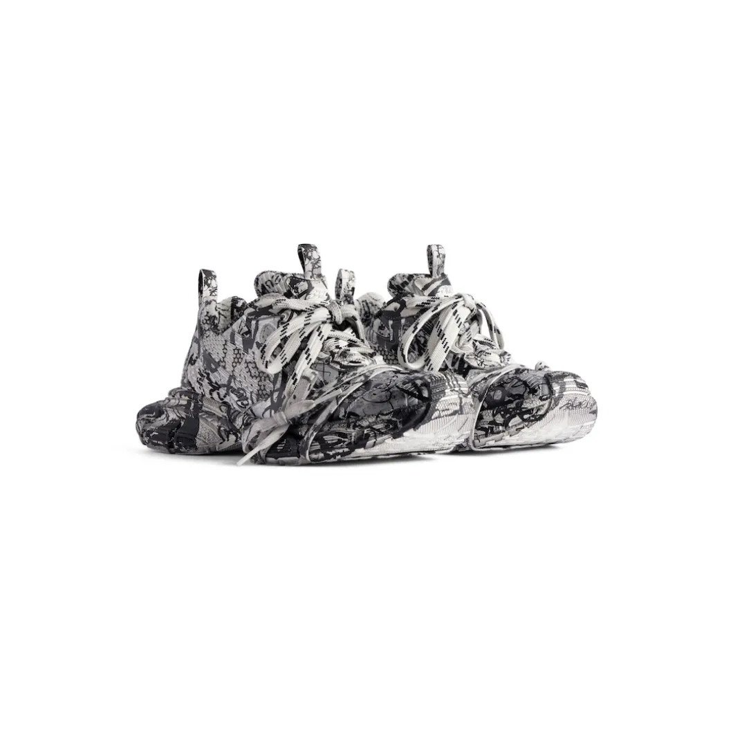 Men's 3xl Extreme Graffiti Sneaker in White/black