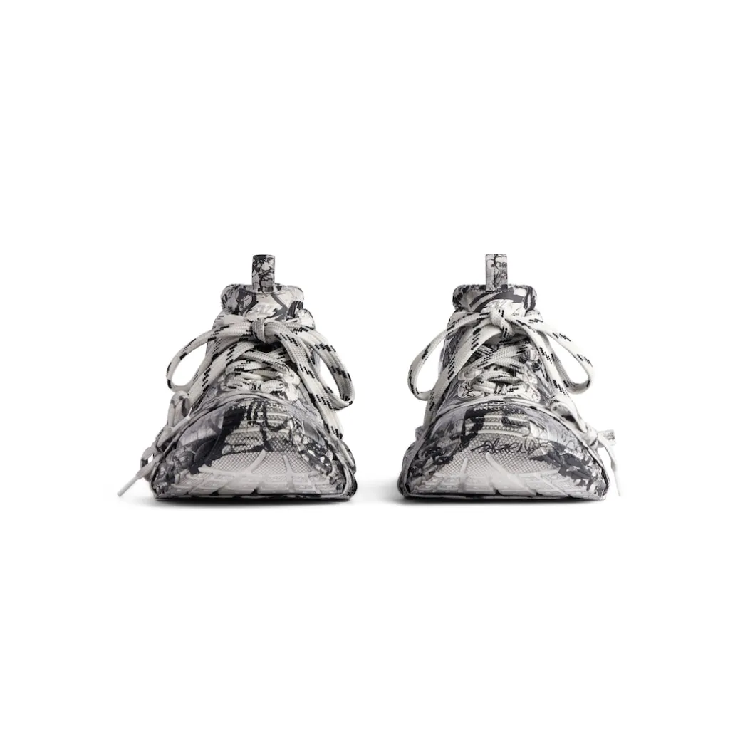 Men's 3xl Extreme Graffiti Sneaker in White/black