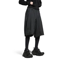 Minimal Cargo Shorts in Black
