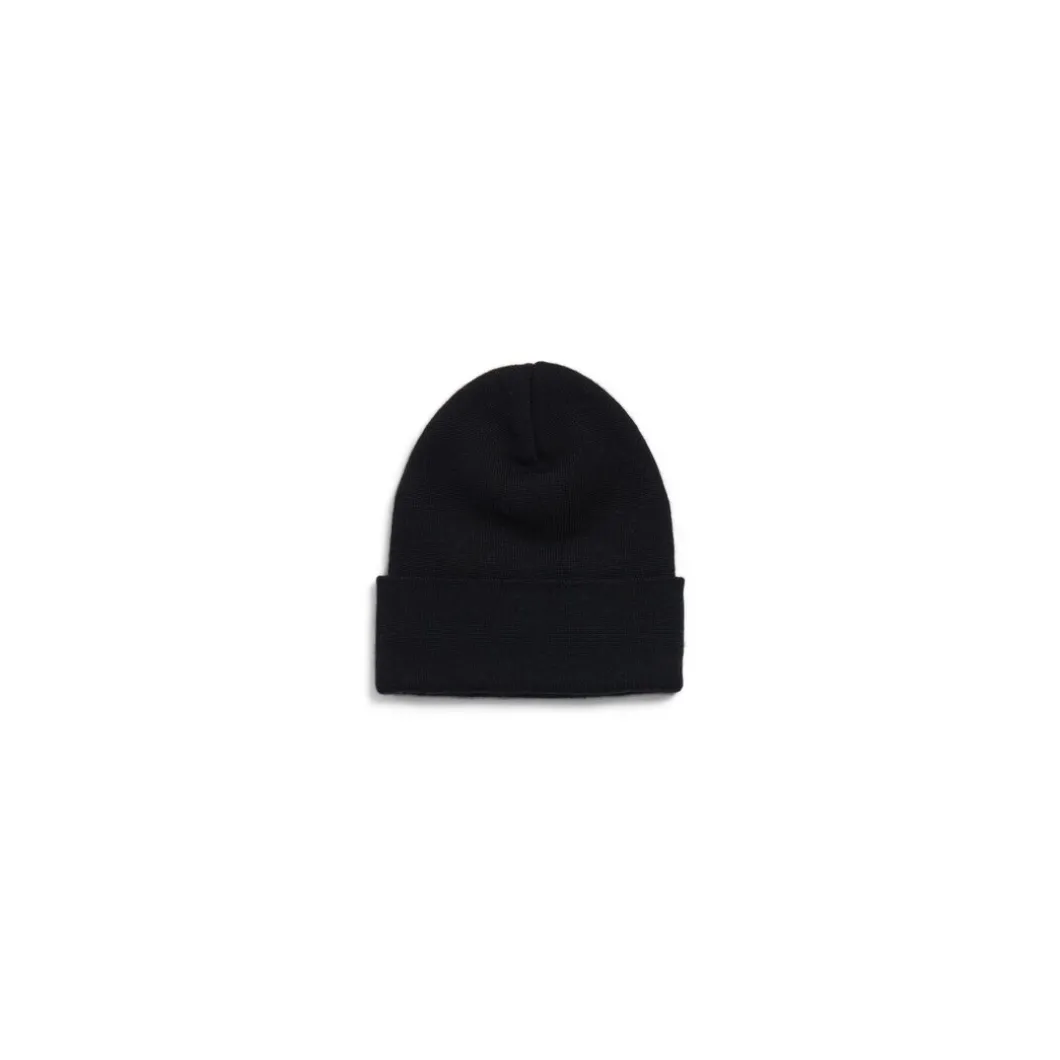 Patch Beanie in Black