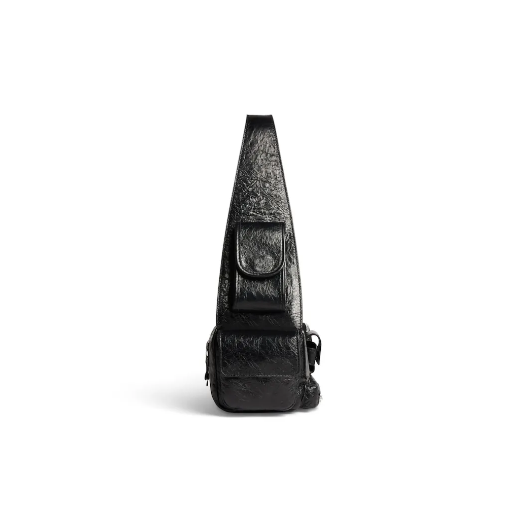 Superbusy Xs Sling Bag in Black