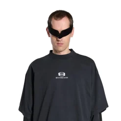 Unity Sports Icon Cropped T-shirt Large Fit in Black/white