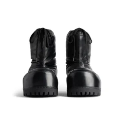 Women's Alaska Low Boot in Black