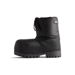 Women's Alaska Low Boot in Black