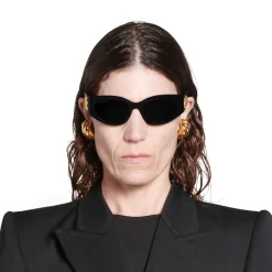 Women's Bossy Round Af Sunglasses in Black