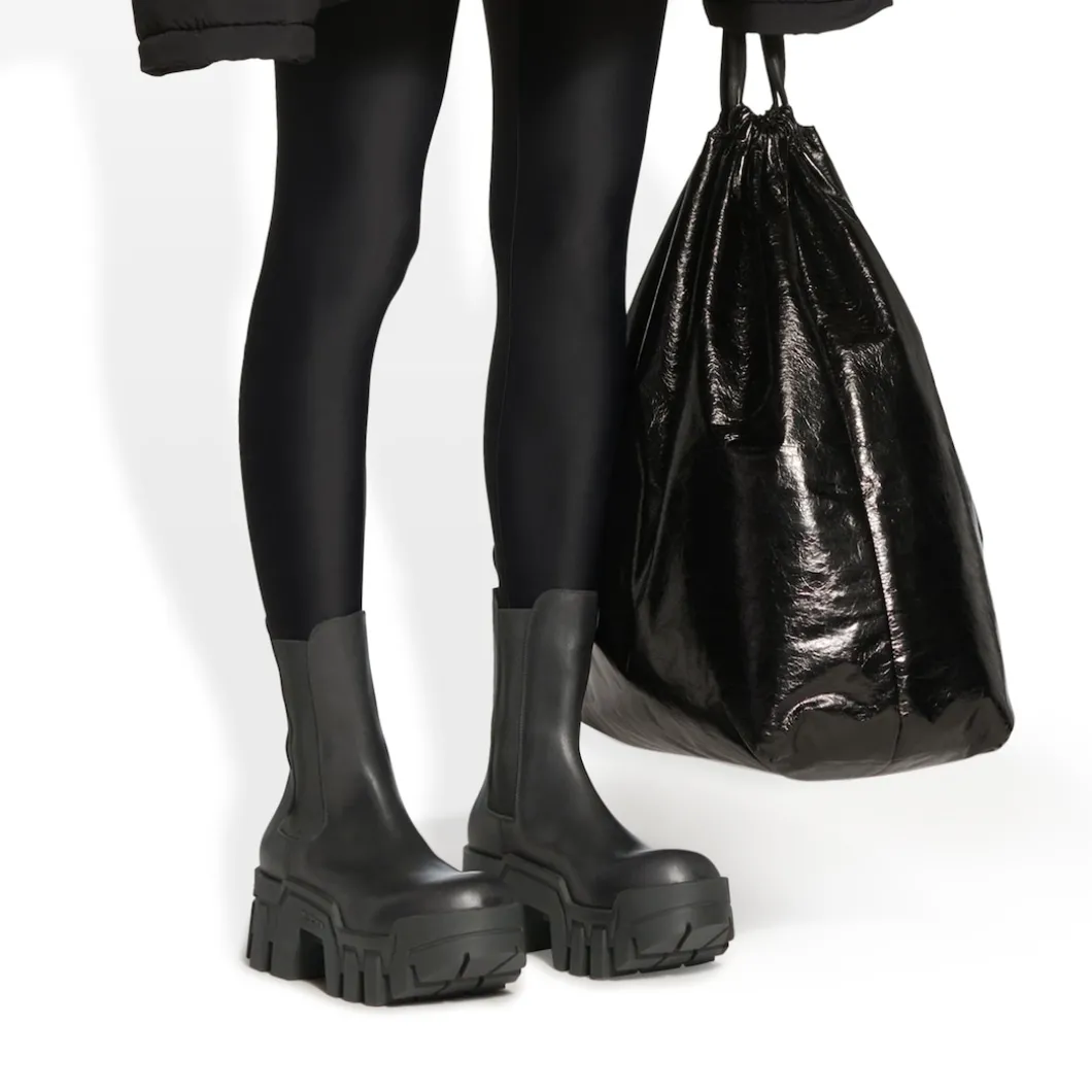 Women's Bulldozer Chelsea Boot in Black