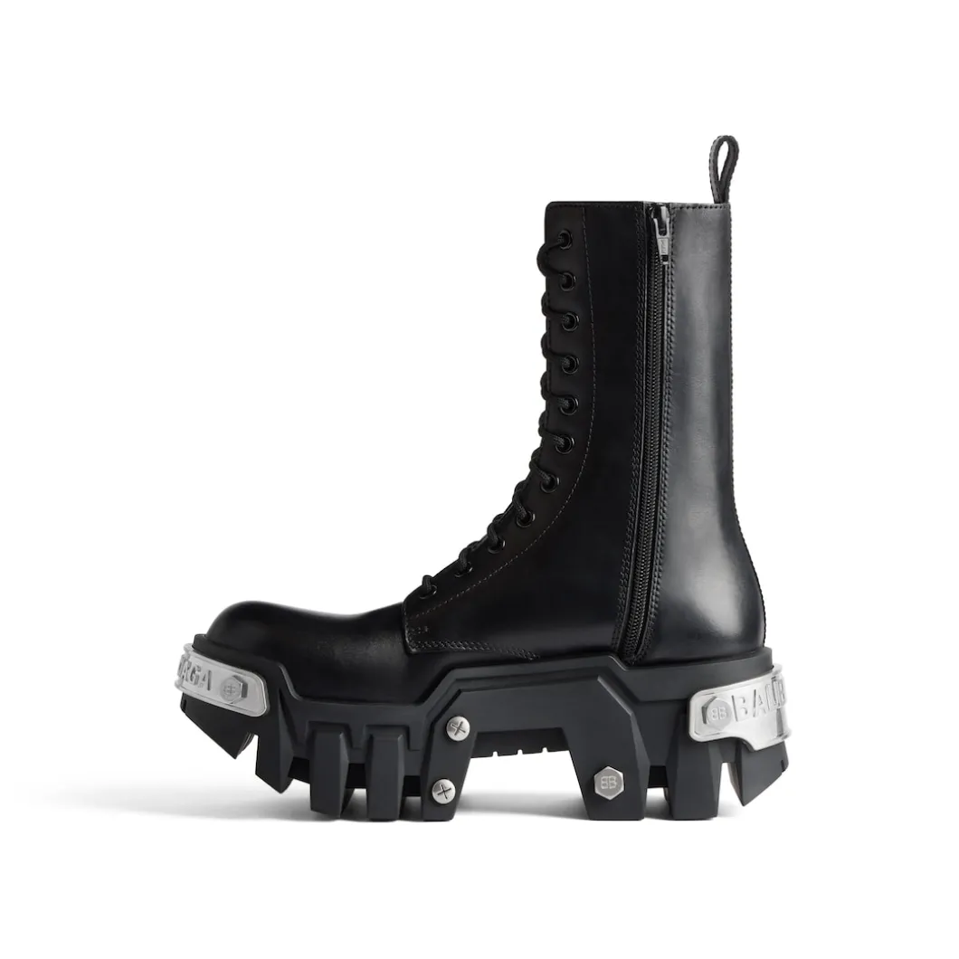 Women's Bulldozer Lace-up Boot in Black