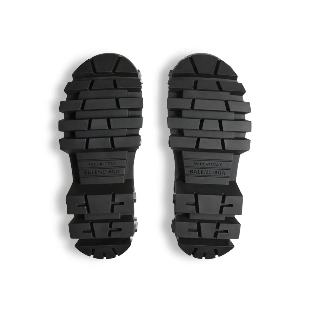 Women's Bulldozer Lace-up Boot in Black