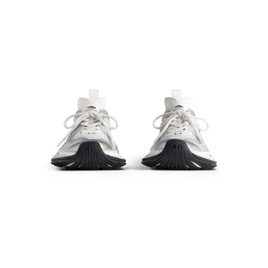 Women's Circuit Sneaker in White/silver