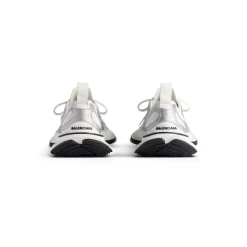Women's Circuit Sneaker in White/silver