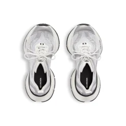 Women's Circuit Sneaker in White/silver