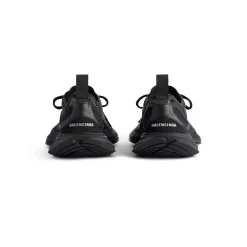 Women's Circuit Sneaker in Black