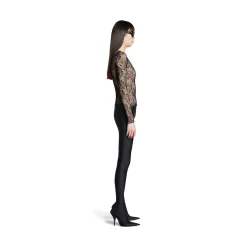 Women's Lace Crewneck Top in Beige/black