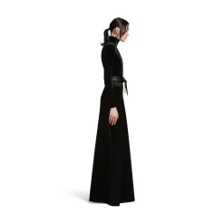 Women's Round Shoulder Turtleneck in Black