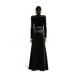 Women's Round Shoulder Turtleneck in Black