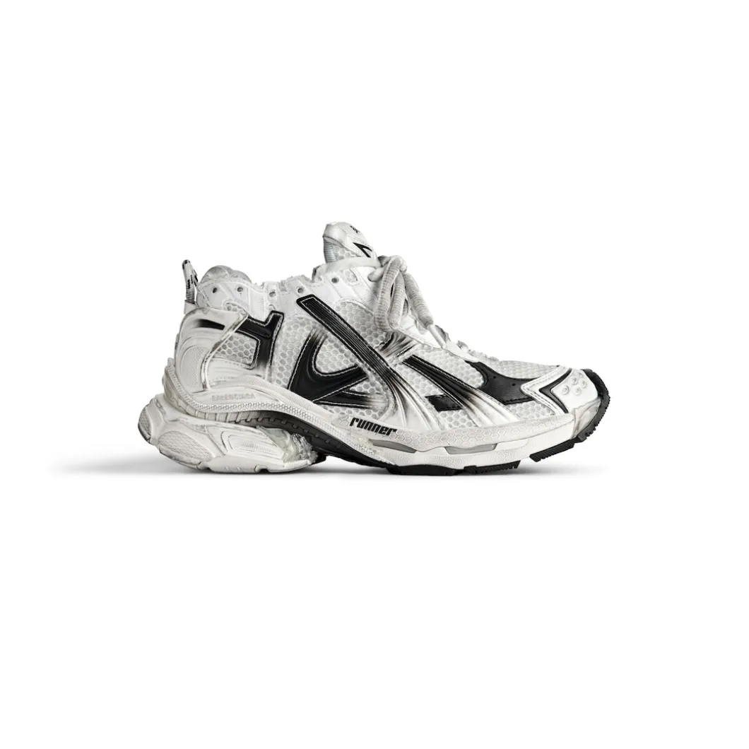 Women's Runner Gradient Sneaker in White/black
