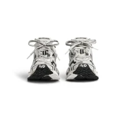 Women's Runner Gradient Sneaker in White/black