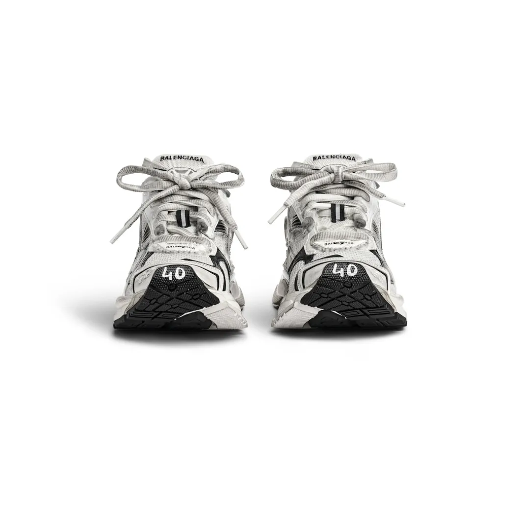 Women's Runner Gradient Sneaker in White/black