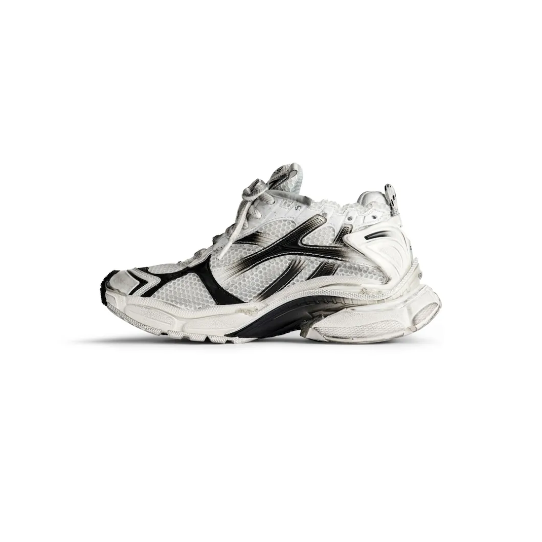 Women's Runner Gradient Sneaker in White/black