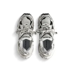 Women's Runner Gradient Sneaker in White/black