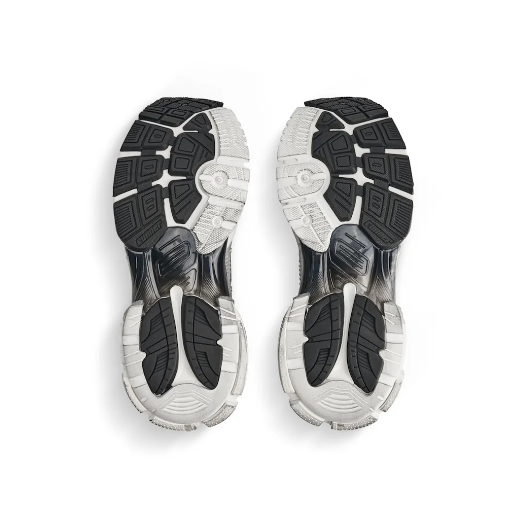 Women's Runner Gradient Sneaker in White/black