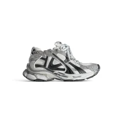 Women's Runner Sneaker in Grey
