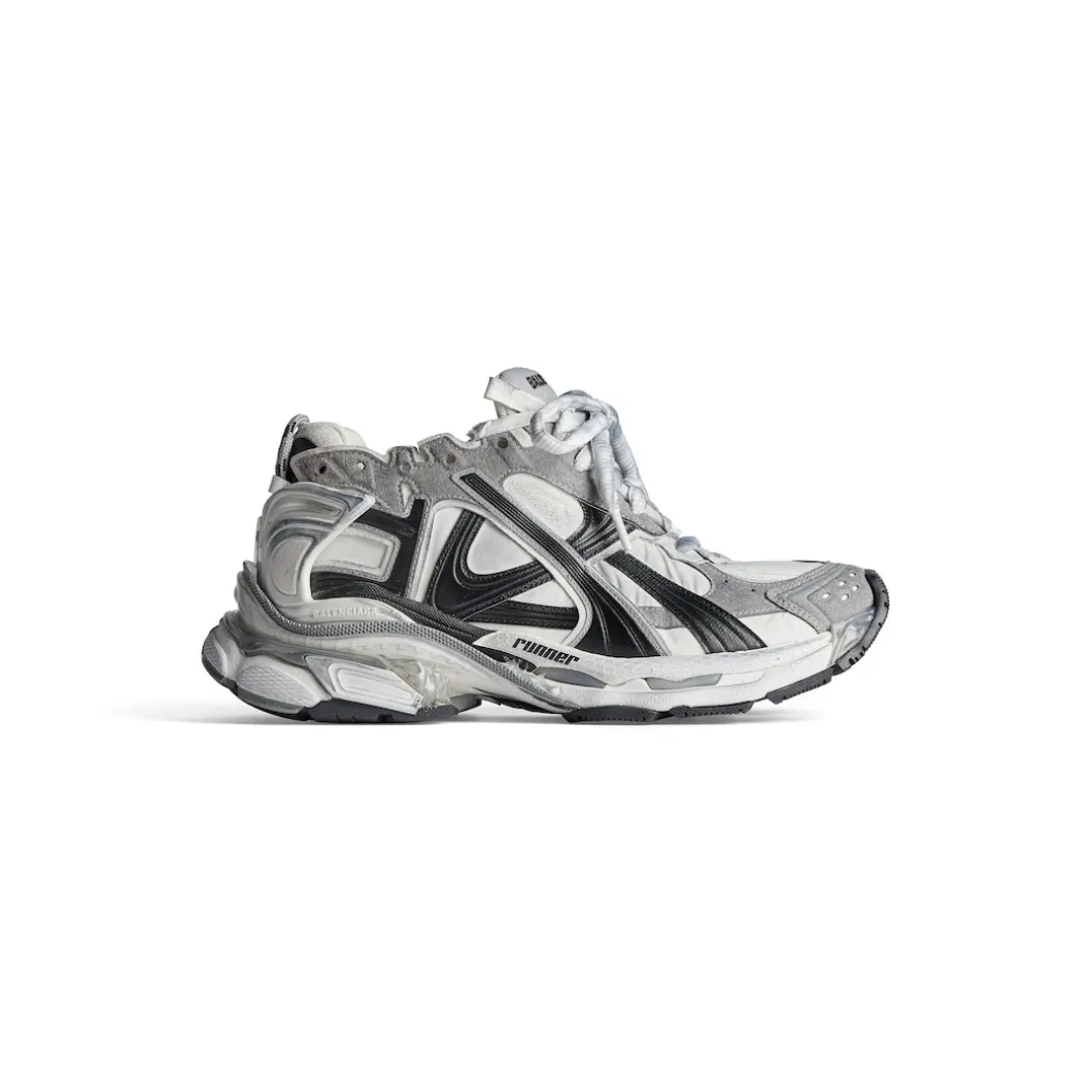 Women's Runner Sneaker in Grey