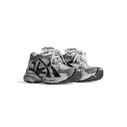 Women's Runner Sneaker in Grey