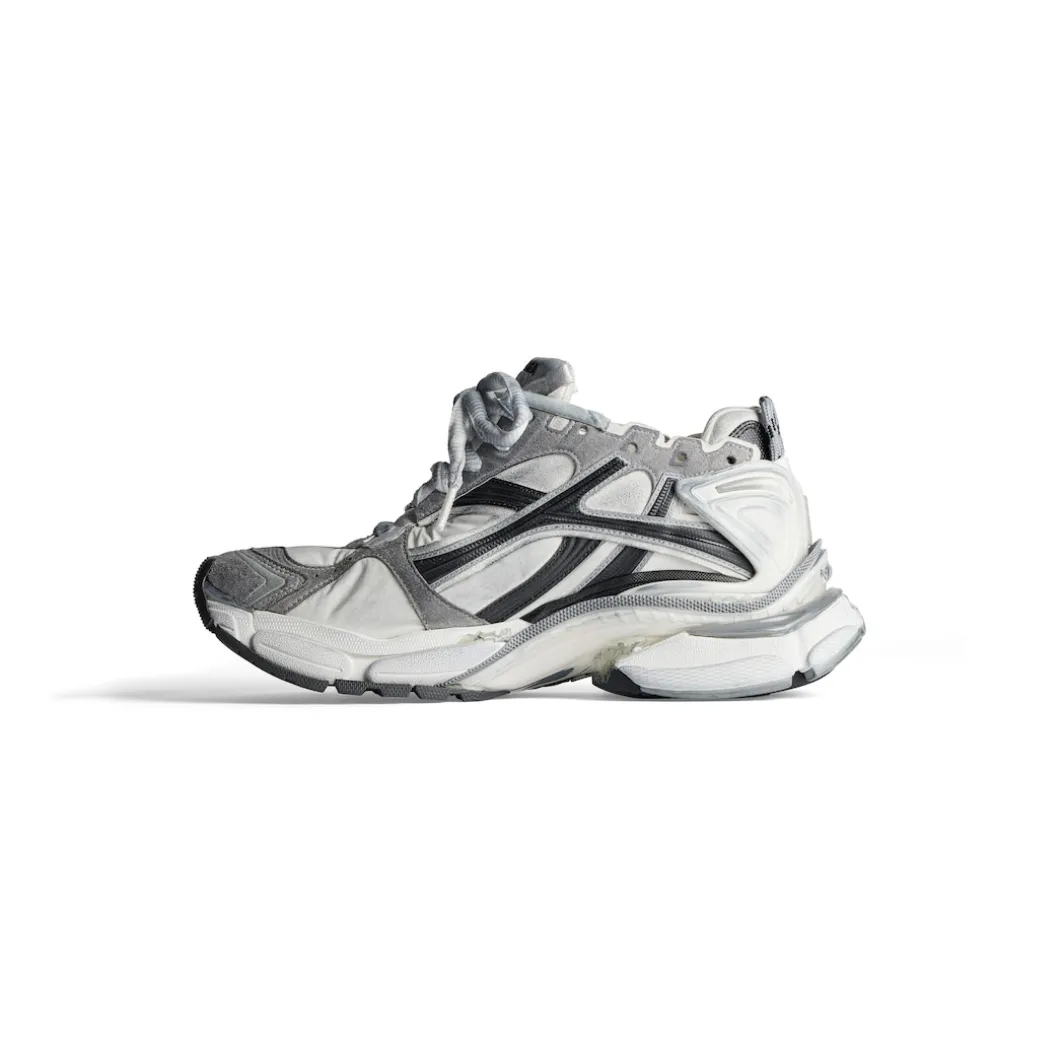 Women's Runner Sneaker in Grey