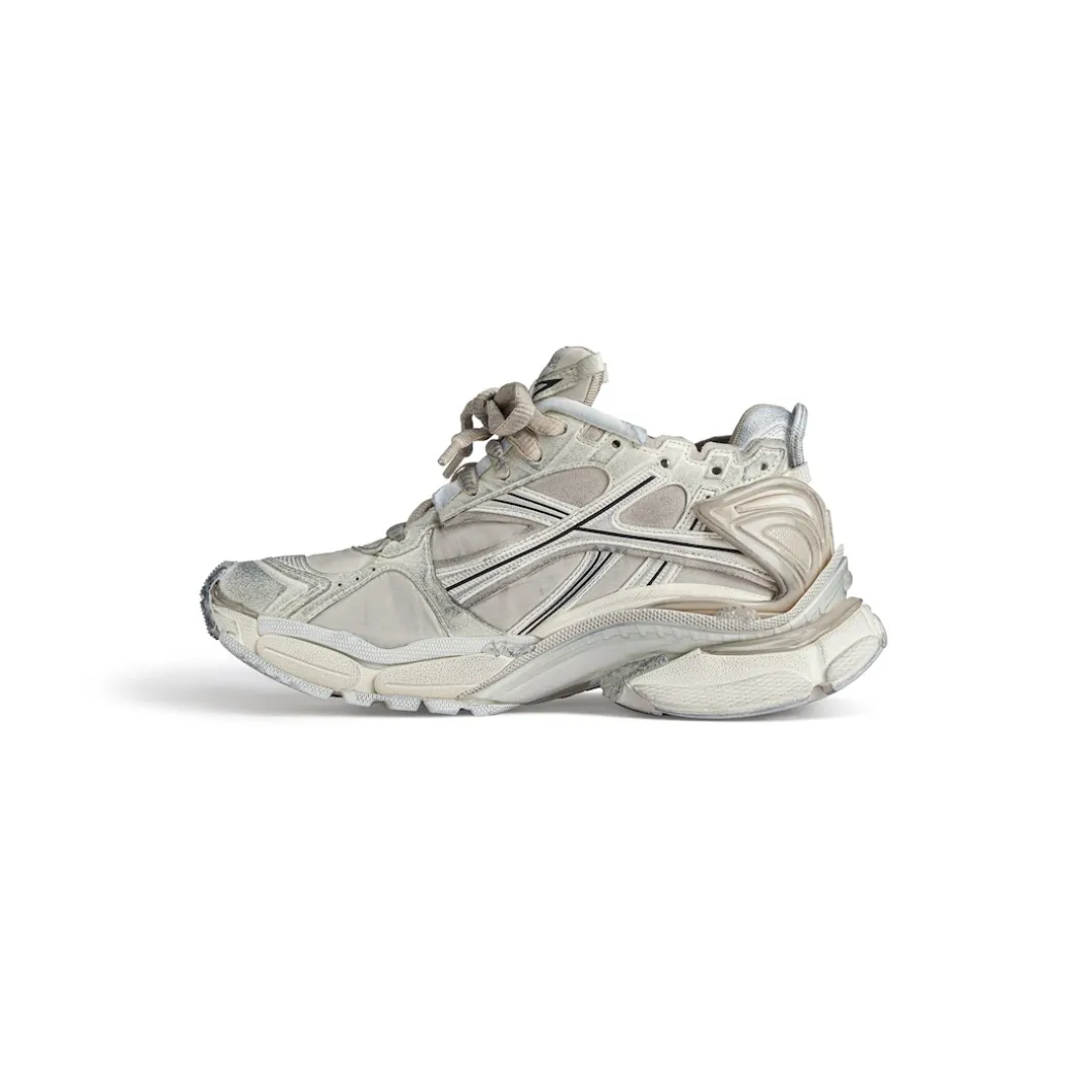 Women's Runner Sneaker in Beige