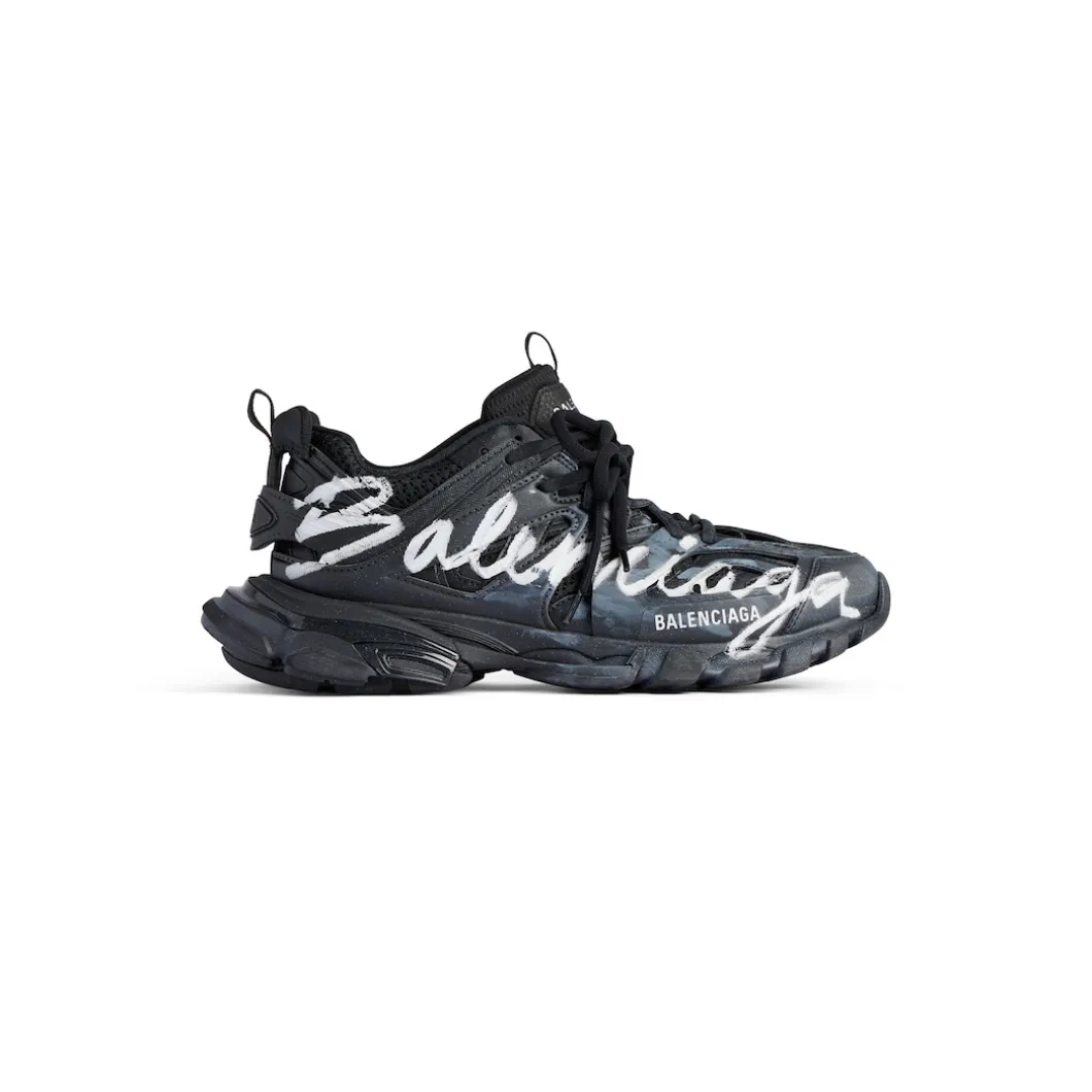 Women's Track Signature Sneaker in Black/white