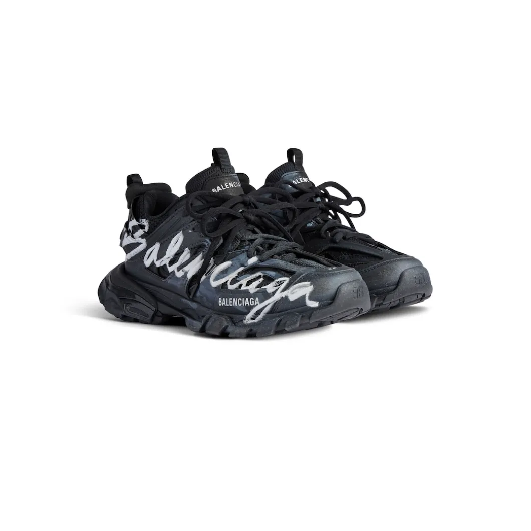 Women's Track Signature Sneaker in Black/white