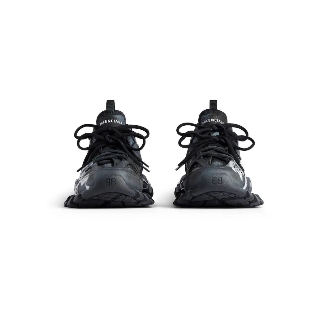 Women's Track Signature Sneaker in Black/white