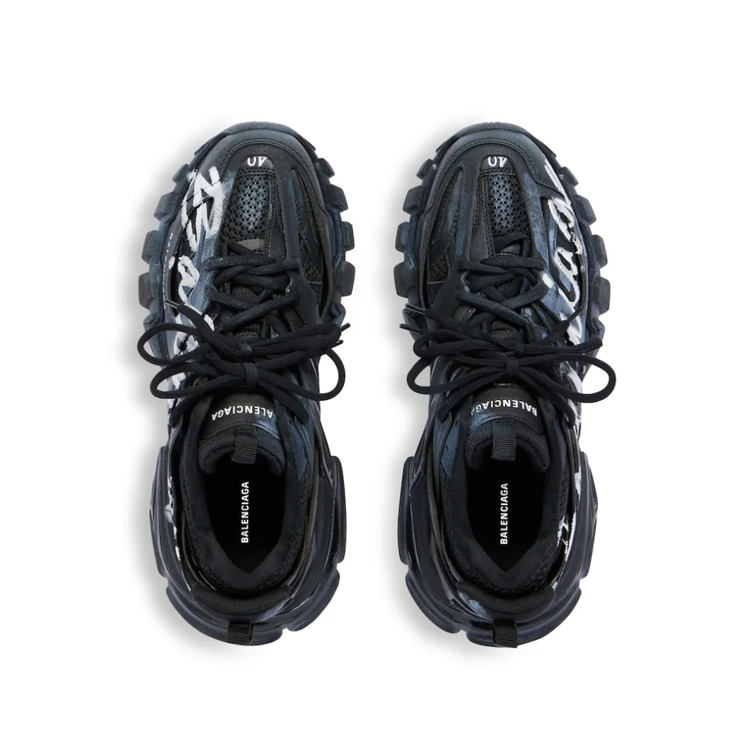 Women's Track Signature Sneaker in Black/white
