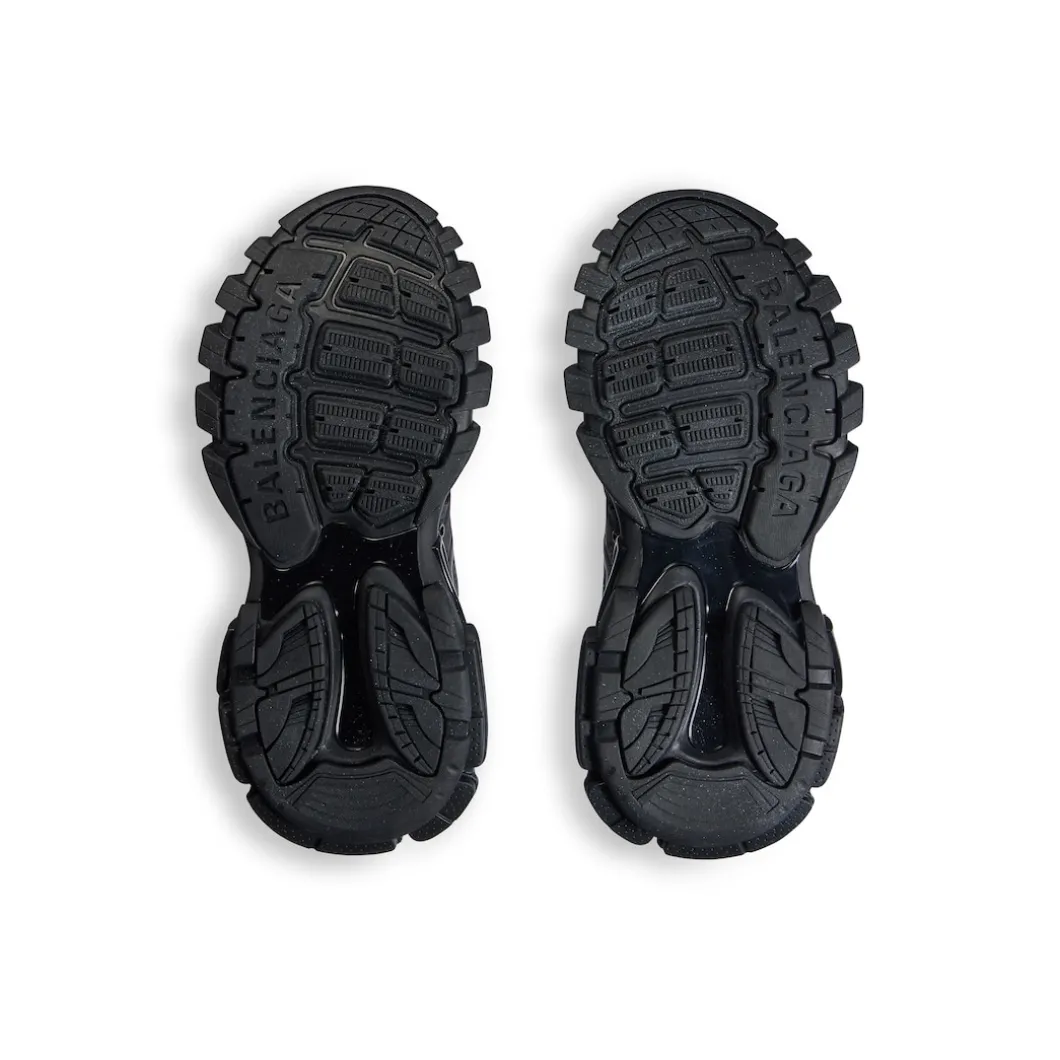Women's Track Signature Sneaker in Black/white