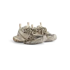 Women's 3xl Sneaker in Beige